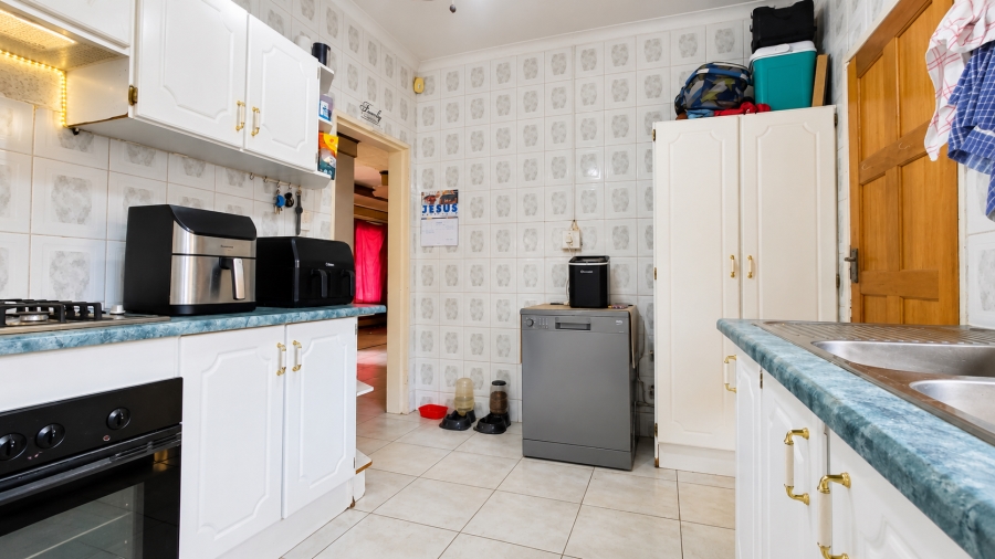 3 Bedroom Property for Sale in Geelhoutpark North West